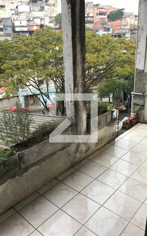 Casa à venda com 282m², 4 quartos e 2 vagas Casa à venda com 282m², 4 quartos e 2 vagasvaranda