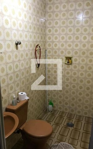 Casa à venda com 282m², 4 quartos e 2 vagas Casa à venda com 282m², 4 quartos e 2 vagasbanheiro 4