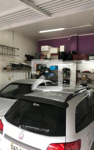 Casa à venda com 282m², 4 quartos e 2 vagas Casa à venda com 282m², 4 quartos e 2 vagasGaragem
