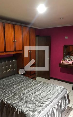 Casa à venda com 282m², 4 quartos e 2 vagas Casa à venda com 282m², 4 quartos e 2 vagasQuarto 4