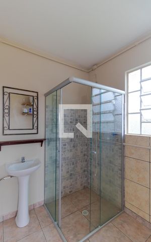 Casa de condomínio à venda com 340m², 3 quartos e 4 vagas Casa de condomínio à venda com 340m², 3 quartos e 4 vagasBanheiro 02