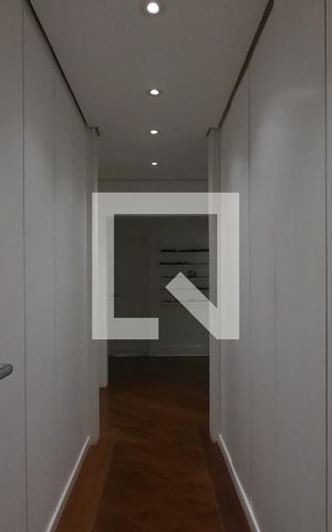 Apartamento à venda com 465m², 4 quartos e 5 vagas Apartamento à venda com 465m², 4 quartos e 5 vagasCorredor