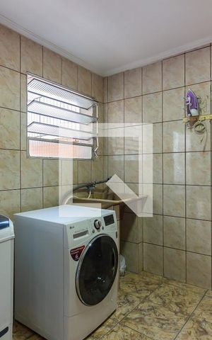 Casa à venda com 192m², 3 quartos e 2 vagas Casa à venda com 192m², 3 quartos e 2 vagasÁrea de Serviço
