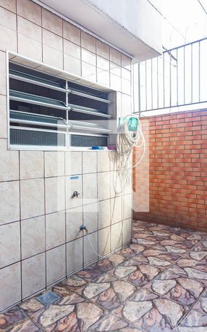 Casa à venda com 192m², 3 quartos e 2 vagas Casa à venda com 192m², 3 quartos e 2 vagasQuintal