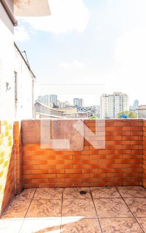 Casa à venda com 192m², 3 quartos e 2 vagas Casa à venda com 192m², 3 quartos e 2 vagasSacada