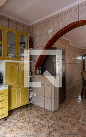 Casa à venda com 192m², 3 quartos e 2 vagas Casa à venda com 192m², 3 quartos e 2 vagasCozinha