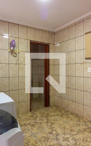 Casa à venda com 192m², 3 quartos e 2 vagas Casa à venda com 192m², 3 quartos e 2 vagasÁrea de Serviço