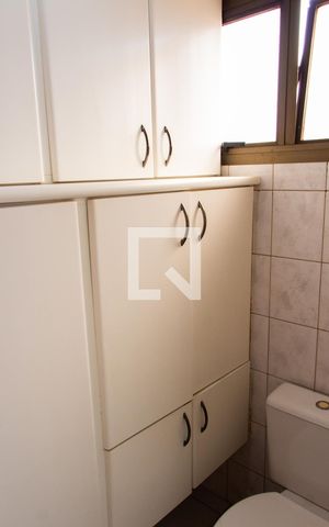 Apartamento à venda com 140m², 3 quartos e 2 vagas Apartamento à venda com 140m², 3 quartos e 2 vagasÁrea de Serviço