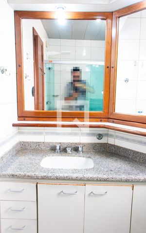 Apartamento à venda com 140m², 3 quartos e 2 vagas Apartamento à venda com 140m², 3 quartos e 2 vagasBanheiro