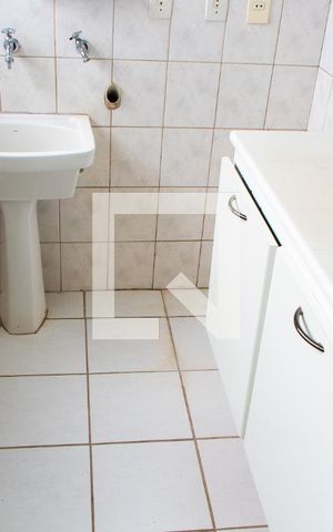 Apartamento à venda com 140m², 3 quartos e 2 vagas Apartamento à venda com 140m², 3 quartos e 2 vagasÁrea de Serviço