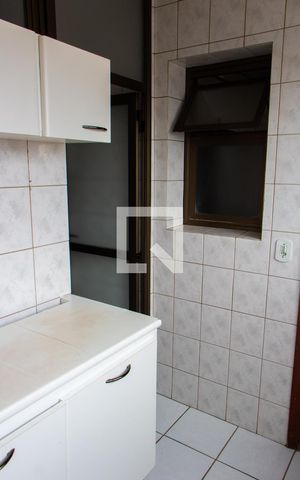 Apartamento à venda com 140m², 3 quartos e 2 vagas Apartamento à venda com 140m², 3 quartos e 2 vagasÁrea de Serviço