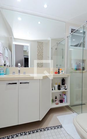 Apartamento à venda com 122m², 3 quartos e 2 vagasBanheiro da Suíte 1