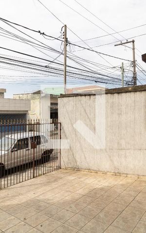Casa à venda com 236m², 5 quartos e 4 vagas Casa à venda com 236m², 5 quartos e 4 vagasGaragem
