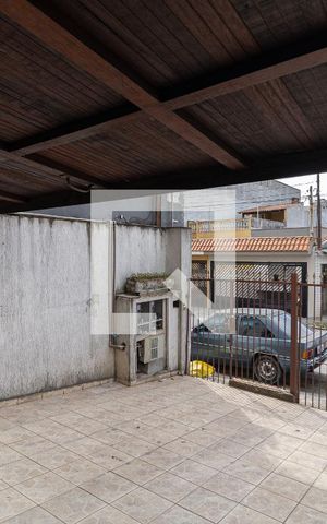 Casa à venda com 236m², 5 quartos e 4 vagas Casa à venda com 236m², 5 quartos e 4 vagasGaragem