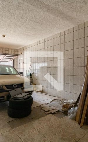Casa à venda com 236m², 5 quartos e 4 vagas Casa à venda com 236m², 5 quartos e 4 vagasGaragem Coberta
