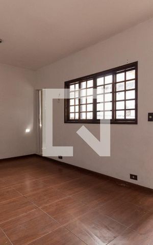 Casa à venda com 236m², 5 quartos e 4 vagas Casa à venda com 236m², 5 quartos e 4 vagasSuíte da Casa 2