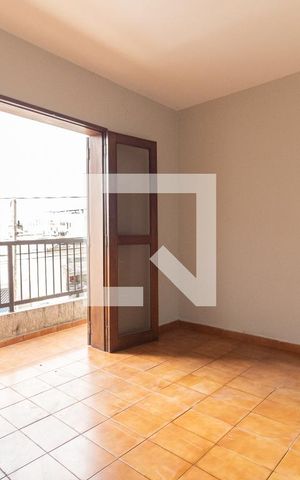 Casa à venda com 236m², 5 quartos e 4 vagas Casa à venda com 236m², 5 quartos e 4 vagasQuarto 1 da Casa 1