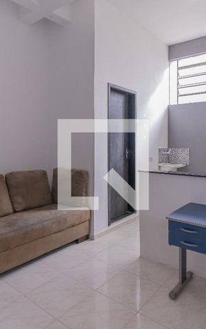 Studio para alugar com 33m², 1 quarto e sem vaga Studio para alugar com 33m², 1 quarto e sem vagaSala