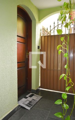 Casa à venda com 180m², 4 quartos e 2 vagas
