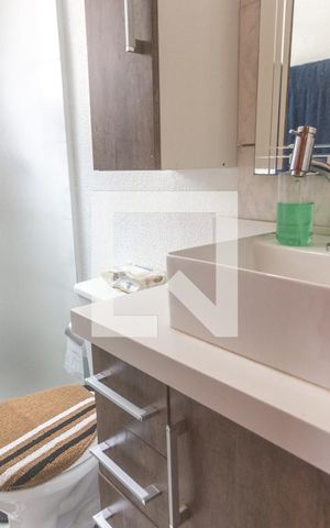 Apartamento à venda com 58m², 2 quartos e 1 vaga Apartamento à venda com 58m², 2 quartos e 1 vagaBanheiro social