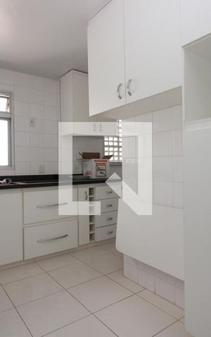 Apartamento para alugar com 89m², 3 quartos e sem vagaCozinha e Área de Serviço