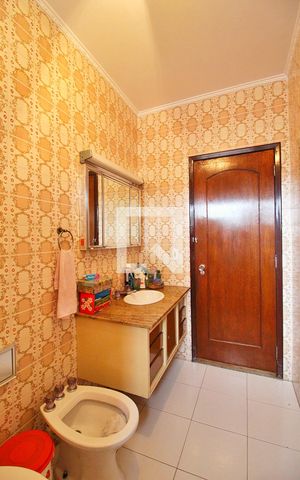 Casa à venda com 200m², 2 quartos e 3 vagasBanheiro