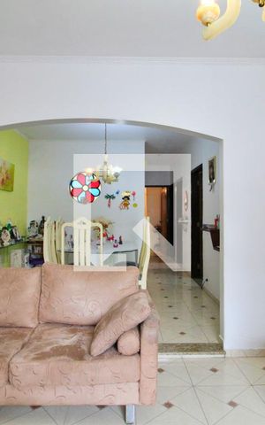 Casa à venda com 200m², 2 quartos e 3 vagasSala