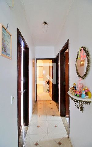 Casa à venda com 200m², 2 quartos e 3 vagasCorredor