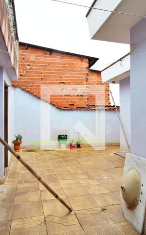 Casa à venda com 200m², 2 quartos e 3 vagasQuintal / Área de Serviço