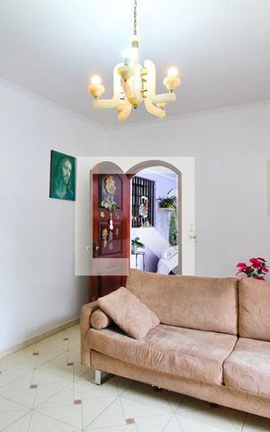 Casa à venda com 200m², 2 quartos e 3 vagasSala