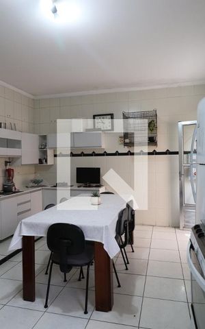 Casa para alugar com 650m², 4 quartos e 3 vagasCozinha 1