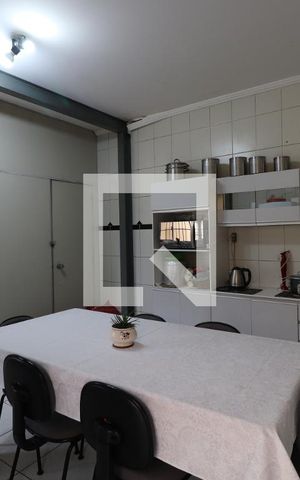 Casa para alugar com 650m², 4 quartos e 3 vagasCozinha 1