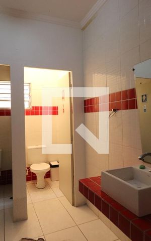 Casa para alugar com 650m², 4 quartos e 3 vagasBANHEIRO SOCIAL II