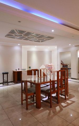 Casa para alugar com 650m², 4 quartos e 3 vagasSala