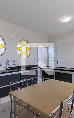 Apartamento para alugar com 80m², 2 quartos e 1 vaga Apartamento para alugar com 80m², 2 quartos e 1 vagaCozinha