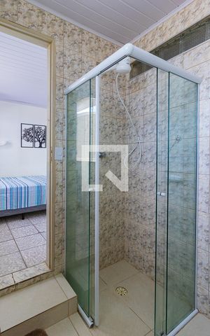 Apartamento para alugar com 80m², 2 quartos e 1 vaga Apartamento para alugar com 80m², 2 quartos e 1 vagaBanheiro da Suíte