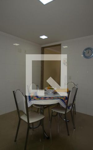Casa à venda com 157m², 2 quartos e 2 vagasCozinha