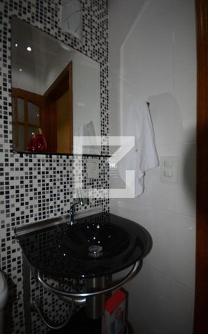 Casa à venda com 157m², 2 quartos e 2 vagasBanheiro social 1