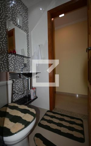 Casa à venda com 157m², 2 quartos e 2 vagasBanheiro social 1