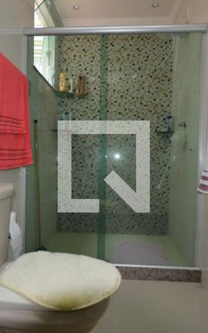 Casa à venda com 157m², 2 quartos e 2 vagasBanheiro da suite