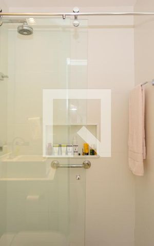 Apartamento à venda com 360m², 5 quartos e 2 vagas Apartamento à venda com 360m², 5 quartos e 2 vagasBanheiro da Suíte 3