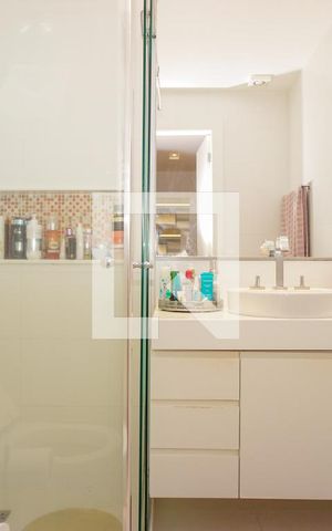 Apartamento à venda com 360m², 5 quartos e 2 vagas Apartamento à venda com 360m², 5 quartos e 2 vagasBanheiro da Suíte 2