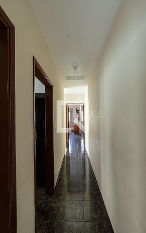 Casa à venda com 129m², 3 quartos e 2 vagas Casa à venda com 129m², 3 quartos e 2 vagasCorredor