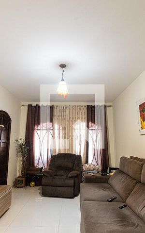 Casa à venda com 129m², 3 quartos e 2 vagas Casa à venda com 129m², 3 quartos e 2 vagasSala