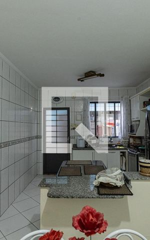Casa à venda com 129m², 3 quartos e 2 vagas Casa à venda com 129m², 3 quartos e 2 vagasCozinha