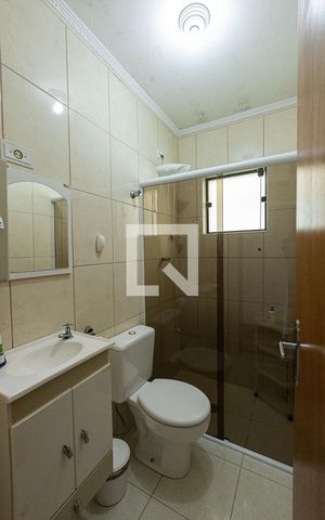 Casa à venda com 129m², 3 quartos e 2 vagas Casa à venda com 129m², 3 quartos e 2 vagasBanheiro Social