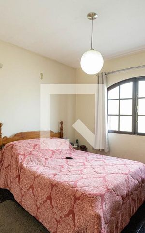 Casa à venda com 129m², 3 quartos e 2 vagas Casa à venda com 129m², 3 quartos e 2 vagasSuite