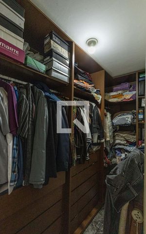 Casa à venda com 129m², 3 quartos e 2 vagas Casa à venda com 129m², 3 quartos e 2 vagasCloset Suite