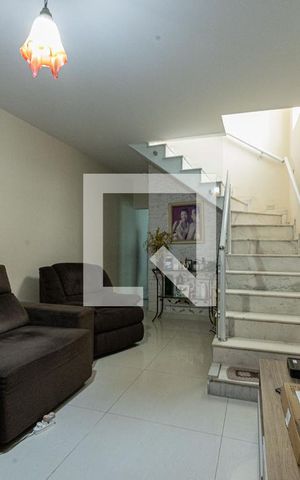 Casa à venda com 129m², 3 quartos e 2 vagas Casa à venda com 129m², 3 quartos e 2 vagasSala