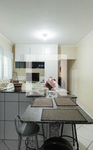 Casa à venda com 129m², 3 quartos e 2 vagas Casa à venda com 129m², 3 quartos e 2 vagasCozinha